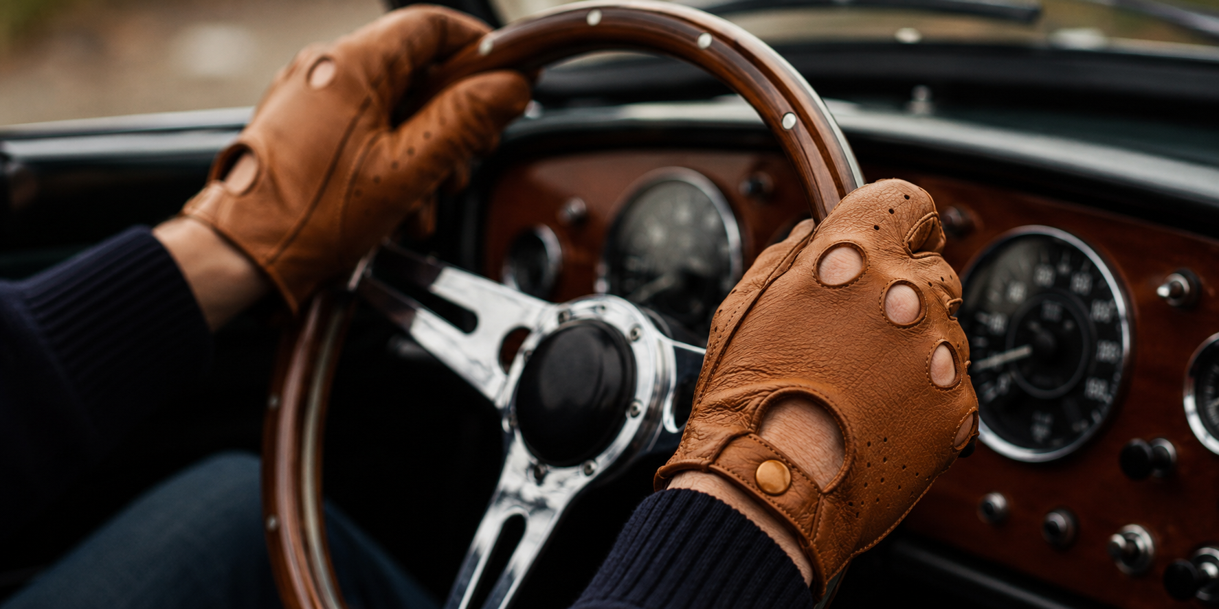 Choosing the Right Driving Gloves for Historic Motoring